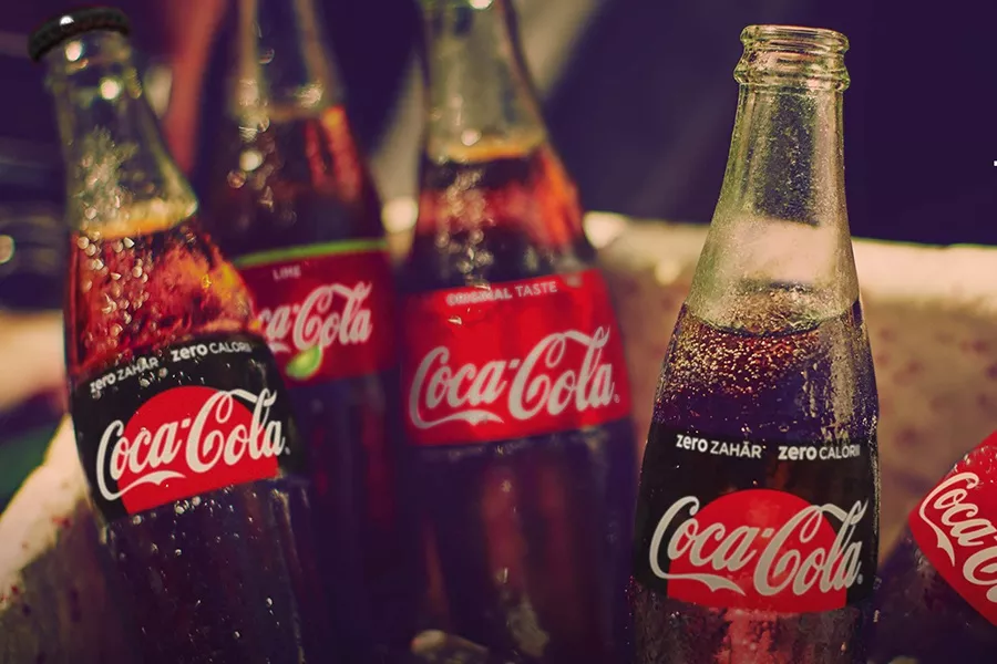 Mô hình SWOT của Coca-Cola | bởi MekongSoft JSC | Brands Vietnam